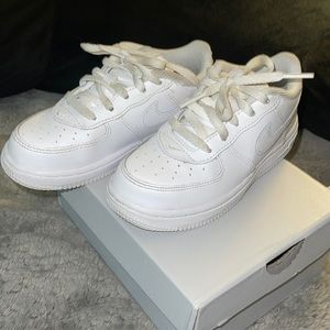 Toddler White Nike Force 1, size 10c